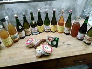 300px-Cider_selection_and_snacks_faa2017.jpg
